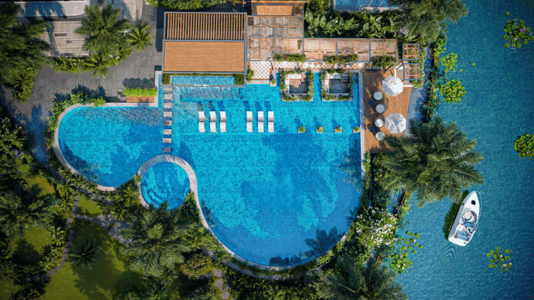 Hồ bơi vô cực tầng 21 Khải Hoàn Imperial - tiện ích cảm hứng Roman Thermae
